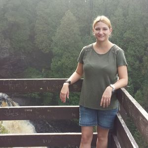 Meet your Posher, Danielle